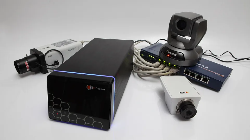 מערכת NVR ומצלמות IP — סנכרון שעון ו-NTP